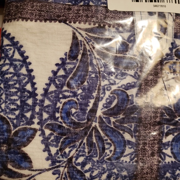 Avenue || Plus 18 20 Paisley Mesh Tunic with Cami - Picture 3 of 3